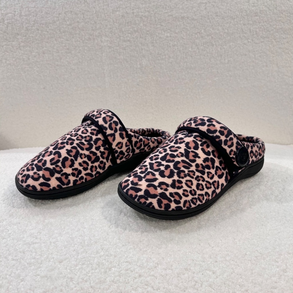 Brand New Glolily Women’s Size 7 M Leopard Slippers Sherpa Lined